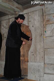 [P01] singurul calugar de la manastire » foto by anemari27
 - 
<span class="allrVoted glyphicon glyphicon-heart hidden" id="av158033"></span>
<a class="m-l-10 hidden" id="sv158033" onclick="voting_Foto_DelVot(,158033,6324)" role="button">șterge vot <span class="glyphicon glyphicon-remove"></span></a>
<a id="v9158033" class=" c-red"  onclick="voting_Foto_SetVot(158033)" role="button"><span class="glyphicon glyphicon-heart-empty"></span> <b>LIKE</b> = Votează poza</a> <img class="hidden"  id="f158033W9" src="/imagini/loader.gif" border="0" /><span class="AjErrMes hidden" id="e158033ErM"></span>