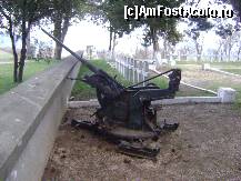 [P02] Monumentul Eroilor de la Oarba de Mures - pusca mitraliera si o parte din cruci, fiecare avand gravat un nume » foto by biancuta
 - 
<span class="allrVoted glyphicon glyphicon-heart hidden" id="av63423"></span>
<a class="m-l-10 hidden" id="sv63423" onclick="voting_Foto_DelVot(,63423,6324)" role="button">șterge vot <span class="glyphicon glyphicon-remove"></span></a>
<a id="v963423" class=" c-red"  onclick="voting_Foto_SetVot(63423)" role="button"><span class="glyphicon glyphicon-heart-empty"></span> <b>LIKE</b> = Votează poza</a> <img class="hidden"  id="f63423W9" src="/imagini/loader.gif" border="0" /><span class="AjErrMes hidden" id="e63423ErM"></span>