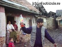 [P11] Langa raul Mures traiesc niste tigani care au haine mai frumoase si sunt mereu veseli » foto by dorgo
 - 
<span class="allrVoted glyphicon glyphicon-heart hidden" id="av199215"></span>
<a class="m-l-10 hidden" id="sv199215" onclick="voting_Foto_DelVot(,199215,6324)" role="button">șterge vot <span class="glyphicon glyphicon-remove"></span></a>
<a id="v9199215" class=" c-red"  onclick="voting_Foto_SetVot(199215)" role="button"><span class="glyphicon glyphicon-heart-empty"></span> <b>LIKE</b> = Votează poza</a> <img class="hidden"  id="f199215W9" src="/imagini/loader.gif" border="0" /><span class="AjErrMes hidden" id="e199215ErM"></span>