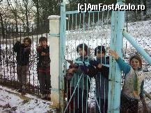 [P17] La gardul orfelinatului, vin insa si multi alti copii de tigan din vale, ca sa ceara de mancare, mai ales iarna cand e frig » foto by dorgo
 - 
<span class="allrVoted glyphicon glyphicon-heart hidden" id="av199236"></span>
<a class="m-l-10 hidden" id="sv199236" onclick="voting_Foto_DelVot(,199236,6324)" role="button">șterge vot <span class="glyphicon glyphicon-remove"></span></a>
<a id="v9199236" class=" c-red"  onclick="voting_Foto_SetVot(199236)" role="button"><span class="glyphicon glyphicon-heart-empty"></span> <b>LIKE</b> = Votează poza</a> <img class="hidden"  id="f199236W9" src="/imagini/loader.gif" border="0" /><span class="AjErrMes hidden" id="e199236ErM"></span>