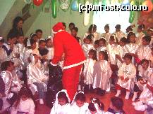 [P23] De Craciun a fost o serbare frumoasa si toti copiii, si cei de la gradinita si cei de la scoala au primit bomboane si ciocolata de la Mos Craciun » foto by dorgo
 - 
<span class="allrVoted glyphicon glyphicon-heart hidden" id="av199245"></span>
<a class="m-l-10 hidden" id="sv199245" onclick="voting_Foto_DelVot(,199245,6324)" role="button">șterge vot <span class="glyphicon glyphicon-remove"></span></a>
<a id="v9199245" class=" c-red"  onclick="voting_Foto_SetVot(199245)" role="button"><span class="glyphicon glyphicon-heart-empty"></span> <b>LIKE</b> = Votează poza</a> <img class="hidden"  id="f199245W9" src="/imagini/loader.gif" border="0" /><span class="AjErrMes hidden" id="e199245ErM"></span>