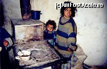 [P08] Vecinii nostri stau mai bine, au facut rost de o soba si gatesc mancarea in casa » foto by dorgo
 - 
<span class="allrVoted glyphicon glyphicon-heart hidden" id="av199208"></span>
<a class="m-l-10 hidden" id="sv199208" onclick="voting_Foto_DelVot(,199208,6324)" role="button">șterge vot <span class="glyphicon glyphicon-remove"></span></a>
<a id="v9199208" class=" c-red"  onclick="voting_Foto_SetVot(199208)" role="button"><span class="glyphicon glyphicon-heart-empty"></span> <b>LIKE</b> = Votează poza</a> <img class="hidden"  id="f199208W9" src="/imagini/loader.gif" border="0" /><span class="AjErrMes hidden" id="e199208ErM"></span>