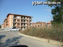 [P17] Afara din hotel te mananca lupii... case in constructie si buruieni. » foto by adighh
 - 
<span class="allrVoted glyphicon glyphicon-heart hidden" id="av247706"></span>
<a class="m-l-10 hidden" id="sv247706" onclick="voting_Foto_DelVot(,247706,6336)" role="button">șterge vot <span class="glyphicon glyphicon-remove"></span></a>
<a id="v9247706" class=" c-red"  onclick="voting_Foto_SetVot(247706)" role="button"><span class="glyphicon glyphicon-heart-empty"></span> <b>LIKE</b> = Votează poza</a> <img class="hidden"  id="f247706W9" src="/imagini/loader.gif" border="0" /><span class="AjErrMes hidden" id="e247706ErM"></span>