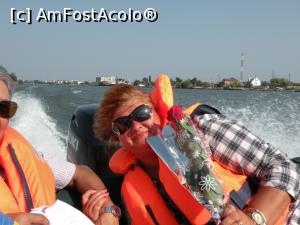 [P01] o floare primita pe canalele Deltei, face cat 1000 de cuvinte Sf. Marie 2015 Surpriza » foto by marival
 - 
<span class="allrVoted glyphicon glyphicon-heart hidden" id="av718731"></span>
<a class="m-l-10 hidden" id="sv718731" onclick="voting_Foto_DelVot(,718731,6339)" role="button">șterge vot <span class="glyphicon glyphicon-remove"></span></a>
<a id="v9718731" class=" c-red"  onclick="voting_Foto_SetVot(718731)" role="button"><span class="glyphicon glyphicon-heart-empty"></span> <b>LIKE</b> = Votează poza</a> <img class="hidden"  id="f718731W9" src="/imagini/loader.gif" border="0" /><span class="AjErrMes hidden" id="e718731ErM"></span>