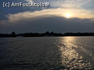 [P01] Apusul, de pe pontonul hotelului » foto by otiliacaloian
 - 
<span class="allrVoted glyphicon glyphicon-heart hidden" id="av993737"></span>
<a class="m-l-10 hidden" id="sv993737" onclick="voting_Foto_DelVot(,993737,6339)" role="button">șterge vot <span class="glyphicon glyphicon-remove"></span></a>
<a id="v9993737" class=" c-red"  onclick="voting_Foto_SetVot(993737)" role="button"><span class="glyphicon glyphicon-heart-empty"></span> <b>LIKE</b> = Votează poza</a> <img class="hidden"  id="f993737W9" src="/imagini/loader.gif" border="0" /><span class="AjErrMes hidden" id="e993737ErM"></span>