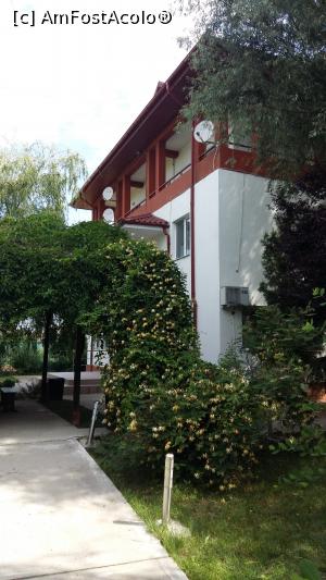 [P11] Cladirea principala cu receptia » foto by ioana74
 - 
<span class="allrVoted glyphicon glyphicon-heart hidden" id="av996299"></span>
<a class="m-l-10 hidden" id="sv996299" onclick="voting_Foto_DelVot(,996299,6339)" role="button">șterge vot <span class="glyphicon glyphicon-remove"></span></a>
<a id="v9996299" class=" c-red"  onclick="voting_Foto_SetVot(996299)" role="button"><span class="glyphicon glyphicon-heart-empty"></span> <b>LIKE</b> = Votează poza</a> <img class="hidden"  id="f996299W9" src="/imagini/loader.gif" border="0" /><span class="AjErrMes hidden" id="e996299ErM"></span>