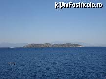 [P24] La mijlocul drumului cu ferry e o mica insula pietroasa: Tassopoula » foto by ionescunic
 - 
<span class="allrVoted glyphicon glyphicon-heart hidden" id="av196646"></span>
<a class="m-l-10 hidden" id="sv196646" onclick="voting_Foto_DelVot(,196646,6346)" role="button">șterge vot <span class="glyphicon glyphicon-remove"></span></a>
<a id="v9196646" class=" c-red"  onclick="voting_Foto_SetVot(196646)" role="button"><span class="glyphicon glyphicon-heart-empty"></span> <b>LIKE</b> = Votează poza</a> <img class="hidden"  id="f196646W9" src="/imagini/loader.gif" border="0" /><span class="AjErrMes hidden" id="e196646ErM"></span>