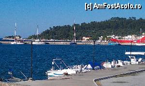 [P18] Vedere cu o parte din portul Limenas. Insula Thassos Grecia.  » foto by traian.leuca †
 - 
<span class="allrVoted glyphicon glyphicon-heart hidden" id="av415300"></span>
<a class="m-l-10 hidden" id="sv415300" onclick="voting_Foto_DelVot(,415300,6346)" role="button">șterge vot <span class="glyphicon glyphicon-remove"></span></a>
<a id="v9415300" class=" c-red"  onclick="voting_Foto_SetVot(415300)" role="button"><span class="glyphicon glyphicon-heart-empty"></span> <b>LIKE</b> = Votează poza</a> <img class="hidden"  id="f415300W9" src="/imagini/loader.gif" border="0" /><span class="AjErrMes hidden" id="e415300ErM"></span>