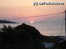 [P07] Rasarit de soare vazut din camera din Skala Potamia » foto by iovescu
 - 
<span class="allrVoted glyphicon glyphicon-heart hidden" id="av327692"></span>
<a class="m-l-10 hidden" id="sv327692" onclick="voting_Foto_DelVot(,327692,6346)" role="button">șterge vot <span class="glyphicon glyphicon-remove"></span></a>
<a id="v9327692" class=" c-red"  onclick="voting_Foto_SetVot(327692)" role="button"><span class="glyphicon glyphicon-heart-empty"></span> <b>LIKE</b> = Votează poza</a> <img class="hidden"  id="f327692W9" src="/imagini/loader.gif" border="0" /><span class="AjErrMes hidden" id="e327692ErM"></span>