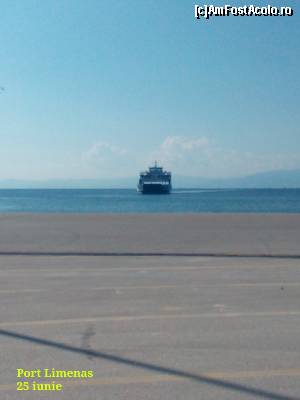[P15] Feribot pregătit să acosteze în port. Cu acesta m-am întors în Keramoti.  » foto by ovidiuyepi
 - 
<span class="allrVoted glyphicon glyphicon-heart hidden" id="av641930"></span>
<a class="m-l-10 hidden" id="sv641930" onclick="voting_Foto_DelVot(,641930,6346)" role="button">șterge vot <span class="glyphicon glyphicon-remove"></span></a>
<a id="v9641930" class=" c-red"  onclick="voting_Foto_SetVot(641930)" role="button"><span class="glyphicon glyphicon-heart-empty"></span> <b>LIKE</b> = Votează poza</a> <img class="hidden"  id="f641930W9" src="/imagini/loader.gif" border="0" /><span class="AjErrMes hidden" id="e641930ErM"></span>