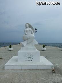 [P21] sirena de pe chei din skala prinou » foto by Andc
 - 
<span class="allrVoted glyphicon glyphicon-heart hidden" id="av127593"></span>
<a class="m-l-10 hidden" id="sv127593" onclick="voting_Foto_DelVot(,127593,6346)" role="button">șterge vot <span class="glyphicon glyphicon-remove"></span></a>
<a id="v9127593" class=" c-red"  onclick="voting_Foto_SetVot(127593)" role="button"><span class="glyphicon glyphicon-heart-empty"></span> <b>LIKE</b> = Votează poza</a> <img class="hidden"  id="f127593W9" src="/imagini/loader.gif" border="0" /><span class="AjErrMes hidden" id="e127593ErM"></span>