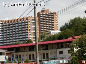 [P09] Ne mai uitam inca o data spre hotel de la piata.  » foto by liviu49
 - 
<span class="allrVoted glyphicon glyphicon-heart hidden" id="av919617"></span>
<a class="m-l-10 hidden" id="sv919617" onclick="voting_Foto_DelVot(,919617,6357)" role="button">șterge vot <span class="glyphicon glyphicon-remove"></span></a>
<a id="v9919617" class=" c-red"  onclick="voting_Foto_SetVot(919617)" role="button"><span class="glyphicon glyphicon-heart-empty"></span> <b>LIKE</b> = Votează poza</a> <img class="hidden"  id="f919617W9" src="/imagini/loader.gif" border="0" /><span class="AjErrMes hidden" id="e919617ErM"></span>