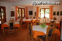 [P04] restaurantul » foto by mariana
 - 
<span class="allrVoted glyphicon glyphicon-heart hidden" id="av97281"></span>
<a class="m-l-10 hidden" id="sv97281" onclick="voting_Foto_DelVot(,97281,6374)" role="button">șterge vot <span class="glyphicon glyphicon-remove"></span></a>
<a id="v997281" class=" c-red"  onclick="voting_Foto_SetVot(97281)" role="button"><span class="glyphicon glyphicon-heart-empty"></span> <b>LIKE</b> = Votează poza</a> <img class="hidden"  id="f97281W9" src="/imagini/loader.gif" border="0" /><span class="AjErrMes hidden" id="e97281ErM"></span>
