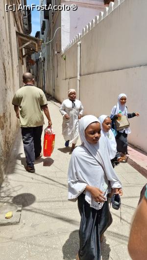 [P11] școlărițe vesele » foto by robert
 - 
<span class="allrVoted glyphicon glyphicon-heart hidden" id="av1273239"></span>
<a class="m-l-10 hidden" id="sv1273239" onclick="voting_Foto_DelVot(,1273239,6379)" role="button">șterge vot <span class="glyphicon glyphicon-remove"></span></a>
<a id="v91273239" class=" c-red"  onclick="voting_Foto_SetVot(1273239)" role="button"><span class="glyphicon glyphicon-heart-empty"></span> <b>LIKE</b> = Votează poza</a> <img class="hidden"  id="f1273239W9" src="/imagini/loader.gif" border="0" /><span class="AjErrMes hidden" id="e1273239ErM"></span>