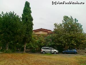 [P06] Hotelul Balkan Hellas vazut din piateta din centrul statiunii Leptokaria - septembrie 2012 » foto by calator2000
 - 
<span class="allrVoted glyphicon glyphicon-heart hidden" id="av567937"></span>
<a class="m-l-10 hidden" id="sv567937" onclick="voting_Foto_DelVot(,567937,6511)" role="button">șterge vot <span class="glyphicon glyphicon-remove"></span></a>
<a id="v9567937" class=" c-red"  onclick="voting_Foto_SetVot(567937)" role="button"><span class="glyphicon glyphicon-heart-empty"></span> <b>LIKE</b> = Votează poza</a> <img class="hidden"  id="f567937W9" src="/imagini/loader.gif" border="0" /><span class="AjErrMes hidden" id="e567937ErM"></span>