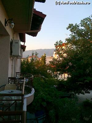 [P08] Balkan Hellas in septembrie 2012 - vedere de pe balcon » foto by calator2000
 - 
<span class="allrVoted glyphicon glyphicon-heart hidden" id="av567939"></span>
<a class="m-l-10 hidden" id="sv567939" onclick="voting_Foto_DelVot(,567939,6511)" role="button">șterge vot <span class="glyphicon glyphicon-remove"></span></a>
<a id="v9567939" class=" c-red"  onclick="voting_Foto_SetVot(567939)" role="button"><span class="glyphicon glyphicon-heart-empty"></span> <b>LIKE</b> = Votează poza</a> <img class="hidden"  id="f567939W9" src="/imagini/loader.gif" border="0" /><span class="AjErrMes hidden" id="e567939ErM"></span>