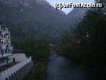 [P02] Râul Cerna chiar lângă hotel Golden Spirit » foto by RobertCodescu
 - 
<span class="allrVoted glyphicon glyphicon-heart hidden" id="av104832"></span>
<a class="m-l-10 hidden" id="sv104832" onclick="voting_Foto_DelVot(,104832,6539)" role="button">șterge vot <span class="glyphicon glyphicon-remove"></span></a>
<a id="v9104832" class=" c-red"  onclick="voting_Foto_SetVot(104832)" role="button"><span class="glyphicon glyphicon-heart-empty"></span> <b>LIKE</b> = Votează poza</a> <img class="hidden"  id="f104832W9" src="/imagini/loader.gif" border="0" /><span class="AjErrMes hidden" id="e104832ErM"></span>