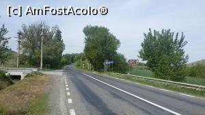 [P01] Am ieșit din Tulcea în direcția Brăila/Galați pe DN 22/E87 și am ajuns la intersecția unde am virat către stânga spre Mănăstirea Celic-Dere. De aici și până la obiectiv mai aveam de parcurs 8 kilometri.  » foto by Floryn81
 - 
<span class="allrVoted glyphicon glyphicon-heart hidden" id="av733851"></span>
<a class="m-l-10 hidden" id="sv733851" onclick="voting_Foto_DelVot(,733851,6632)" role="button">șterge vot <span class="glyphicon glyphicon-remove"></span></a>
<a id="v9733851" class=" c-red"  onclick="voting_Foto_SetVot(733851)" role="button"><span class="glyphicon glyphicon-heart-empty"></span> <b>LIKE</b> = Votează poza</a> <img class="hidden"  id="f733851W9" src="/imagini/loader.gif" border="0" /><span class="AjErrMes hidden" id="e733851ErM"></span>