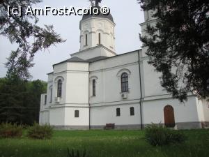 [P11] Biserica mare a mănăstirii Celic-Dere. Se observă brâul exterior ce delimitează în plan orizontal paraclisul de la demisol de biserica aflată deasupra.  » foto by Floryn81
 - 
<span class="allrVoted glyphicon glyphicon-heart hidden" id="av733870"></span>
<a class="m-l-10 hidden" id="sv733870" onclick="voting_Foto_DelVot(,733870,6632)" role="button">șterge vot <span class="glyphicon glyphicon-remove"></span></a>
<a id="v9733870" class=" c-red"  onclick="voting_Foto_SetVot(733870)" role="button"><span class="glyphicon glyphicon-heart-empty"></span> <b>LIKE</b> = Votează poza</a> <img class="hidden"  id="f733870W9" src="/imagini/loader.gif" border="0" /><span class="AjErrMes hidden" id="e733870ErM"></span>