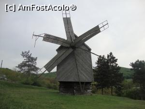 [P08] Moara de vânt din curtea mănăstirii a fost declarată monument istoric în anul 1977. Și până în prezent nu a găsit-o Don Quijote de la Mancha!  » foto by Floryn81
 - 
<span class="allrVoted glyphicon glyphicon-heart hidden" id="av733863"></span>
<a class="m-l-10 hidden" id="sv733863" onclick="voting_Foto_DelVot(,733863,6632)" role="button">șterge vot <span class="glyphicon glyphicon-remove"></span></a>
<a id="v9733863" class=" c-red"  onclick="voting_Foto_SetVot(733863)" role="button"><span class="glyphicon glyphicon-heart-empty"></span> <b>LIKE</b> = Votează poza</a> <img class="hidden"  id="f733863W9" src="/imagini/loader.gif" border="0" /><span class="AjErrMes hidden" id="e733863ErM"></span>