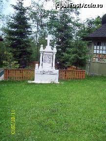 [P16] Morminte ale staretilor si un monument ridicat de o familie cu dare de mana » foto by alinutzza140*
 - 
<span class="allrVoted glyphicon glyphicon-heart hidden" id="av105560"></span>
<a class="m-l-10 hidden" id="sv105560" onclick="voting_Foto_DelVot(,105560,6636)" role="button">șterge vot <span class="glyphicon glyphicon-remove"></span></a>
<a id="v9105560" class=" c-red"  onclick="voting_Foto_SetVot(105560)" role="button"><span class="glyphicon glyphicon-heart-empty"></span> <b>LIKE</b> = Votează poza</a> <img class="hidden"  id="f105560W9" src="/imagini/loader.gif" border="0" /><span class="AjErrMes hidden" id="e105560ErM"></span>