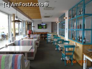 [P10] A doua latură a restaurantului, cu vitrina cu băuturi » foto by Mitica49
 - 
<span class="allrVoted glyphicon glyphicon-heart hidden" id="av896964"></span>
<a class="m-l-10 hidden" id="sv896964" onclick="voting_Foto_DelVot(,896964,6669)" role="button">șterge vot <span class="glyphicon glyphicon-remove"></span></a>
<a id="v9896964" class=" c-red"  onclick="voting_Foto_SetVot(896964)" role="button"><span class="glyphicon glyphicon-heart-empty"></span> <b>LIKE</b> = Votează poza</a> <img class="hidden"  id="f896964W9" src="/imagini/loader.gif" border="0" /><span class="AjErrMes hidden" id="e896964ErM"></span>