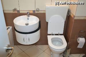 [P17] Baia, obiectele sanitare foarte curate si bine intretinute. Cateva minusuri la gresie.  » foto by DoreD
 - 
<span class="allrVoted glyphicon glyphicon-heart hidden" id="av373109"></span>
<a class="m-l-10 hidden" id="sv373109" onclick="voting_Foto_DelVot(,373109,6673)" role="button">șterge vot <span class="glyphicon glyphicon-remove"></span></a>
<a id="v9373109" class=" c-red"  onclick="voting_Foto_SetVot(373109)" role="button"><span class="glyphicon glyphicon-heart-empty"></span> <b>LIKE</b> = Votează poza</a> <img class="hidden"  id="f373109W9" src="/imagini/loader.gif" border="0" /><span class="AjErrMes hidden" id="e373109ErM"></span>
