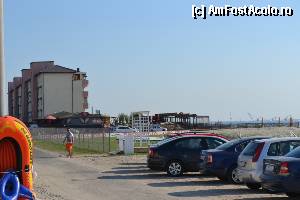 [P24] Vedere spre restarantul-pizzerie la iesirea catre plaja. Complexul este dotat si cu un helipad, se organizeaza, contra cost, plimbari cu elicopterul.  » foto by DoreD
 - 
<span class="allrVoted glyphicon glyphicon-heart hidden" id="av373116"></span>
<a class="m-l-10 hidden" id="sv373116" onclick="voting_Foto_DelVot(,373116,6673)" role="button">șterge vot <span class="glyphicon glyphicon-remove"></span></a>
<a id="v9373116" class=" c-red"  onclick="voting_Foto_SetVot(373116)" role="button"><span class="glyphicon glyphicon-heart-empty"></span> <b>LIKE</b> = Votează poza</a> <img class="hidden"  id="f373116W9" src="/imagini/loader.gif" border="0" /><span class="AjErrMes hidden" id="e373116ErM"></span>