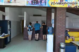 [P03] In asteptarea ok-ului de la receptia principala. Era foarte cald, iar turistii erau nerabdatori.  » foto by DoreD
 - 
<span class="allrVoted glyphicon glyphicon-heart hidden" id="av373087"></span>
<a class="m-l-10 hidden" id="sv373087" onclick="voting_Foto_DelVot(,373087,6673)" role="button">șterge vot <span class="glyphicon glyphicon-remove"></span></a>
<a id="v9373087" class=" c-red"  onclick="voting_Foto_SetVot(373087)" role="button"><span class="glyphicon glyphicon-heart-empty"></span> <b>LIKE</b> = Votează poza</a> <img class="hidden"  id="f373087W9" src="/imagini/loader.gif" border="0" /><span class="AjErrMes hidden" id="e373087ErM"></span>