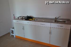 [P09] Chichineta din living. Lipsa unui sistem de evacuare face posibila folosirea acesteia doar pentru pregatirea cafelei ori a unor gustari rapide.  » foto by DoreD
 - 
<span class="allrVoted glyphicon glyphicon-heart hidden" id="av373096"></span>
<a class="m-l-10 hidden" id="sv373096" onclick="voting_Foto_DelVot(,373096,6673)" role="button">șterge vot <span class="glyphicon glyphicon-remove"></span></a>
<a id="v9373096" class=" c-red"  onclick="voting_Foto_SetVot(373096)" role="button"><span class="glyphicon glyphicon-heart-empty"></span> <b>LIKE</b> = Votează poza</a> <img class="hidden"  id="f373096W9" src="/imagini/loader.gif" border="0" /><span class="AjErrMes hidden" id="e373096ErM"></span>