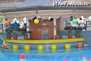 [P18] Phoenicia Holiday Resort - era deschis și barul din piscină, foarte bine!  » foto by DoreD
 - 
<span class="allrVoted glyphicon glyphicon-heart hidden" id="av454151"></span>
<a class="m-l-10 hidden" id="sv454151" onclick="voting_Foto_DelVot(,454151,6673)" role="button">șterge vot <span class="glyphicon glyphicon-remove"></span></a>
<a id="v9454151" class=" c-red"  onclick="voting_Foto_SetVot(454151)" role="button"><span class="glyphicon glyphicon-heart-empty"></span> <b>LIKE</b> = Votează poza</a> <img class="hidden"  id="f454151W9" src="/imagini/loader.gif" border="0" /><span class="AjErrMes hidden" id="e454151ErM"></span>