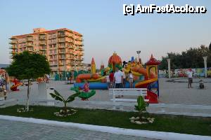 [P07] Phoenicia Holiday Resort - loc de joacă pentru copii, mi-ar fi plăcut un castel ca acela când eram mic!  » foto by DoreD
 - 
<span class="allrVoted glyphicon glyphicon-heart hidden" id="av454134"></span>
<a class="m-l-10 hidden" id="sv454134" onclick="voting_Foto_DelVot(,454134,6673)" role="button">șterge vot <span class="glyphicon glyphicon-remove"></span></a>
<a id="v9454134" class=" c-red"  onclick="voting_Foto_SetVot(454134)" role="button"><span class="glyphicon glyphicon-heart-empty"></span> <b>LIKE</b> = Votează poza</a> <img class="hidden"  id="f454134W9" src="/imagini/loader.gif" border="0" /><span class="AjErrMes hidden" id="e454134ErM"></span>
