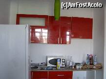 [P05] dulapurile stralucitoare din chicineta. la fel erau si geamurile de la terasa » foto by Mala
 - 
<span class="allrVoted glyphicon glyphicon-heart hidden" id="av242774"></span>
<a class="m-l-10 hidden" id="sv242774" onclick="voting_Foto_DelVot(,242774,6673)" role="button">șterge vot <span class="glyphicon glyphicon-remove"></span></a>
<a id="v9242774" class=" c-red"  onclick="voting_Foto_SetVot(242774)" role="button"><span class="glyphicon glyphicon-heart-empty"></span> <b>LIKE</b> = Votează poza</a> <img class="hidden"  id="f242774W9" src="/imagini/loader.gif" border="0" /><span class="AjErrMes hidden" id="e242774ErM"></span>