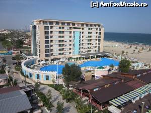 [P16] Phoenicia Luxury, apoi dreapta jos Terasa Orientală. Aici se țineau tot felul de jocuri și concursuri de societate.  » foto by ariciu*
 - 
<span class="allrVoted glyphicon glyphicon-heart hidden" id="av552364"></span>
<a class="m-l-10 hidden" id="sv552364" onclick="voting_Foto_DelVot(,552364,6673)" role="button">șterge vot <span class="glyphicon glyphicon-remove"></span></a>
<a id="v9552364" class=" c-red"  onclick="voting_Foto_SetVot(552364)" role="button"><span class="glyphicon glyphicon-heart-empty"></span> <b>LIKE</b> = Votează poza</a> <img class="hidden"  id="f552364W9" src="/imagini/loader.gif" border="0" /><span class="AjErrMes hidden" id="e552364ErM"></span>