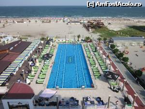 [P17] Vedere spre piscina principală, dreapta locul de joacă cu nisip pentru pitaci.  » foto by ariciu*
 - 
<span class="allrVoted glyphicon glyphicon-heart hidden" id="av552367"></span>
<a class="m-l-10 hidden" id="sv552367" onclick="voting_Foto_DelVot(,552367,6673)" role="button">șterge vot <span class="glyphicon glyphicon-remove"></span></a>
<a id="v9552367" class=" c-red"  onclick="voting_Foto_SetVot(552367)" role="button"><span class="glyphicon glyphicon-heart-empty"></span> <b>LIKE</b> = Votează poza</a> <img class="hidden"  id="f552367W9" src="/imagini/loader.gif" border="0" /><span class="AjErrMes hidden" id="e552367ErM"></span>