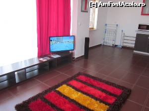 [P03] Livingul, pe tv rula postul intern cu info al resortului » foto by ariciu*
 - 
<span class="allrVoted glyphicon glyphicon-heart hidden" id="av552331"></span>
<a class="m-l-10 hidden" id="sv552331" onclick="voting_Foto_DelVot(,552331,6673)" role="button">șterge vot <span class="glyphicon glyphicon-remove"></span></a>
<a id="v9552331" class=" c-red"  onclick="voting_Foto_SetVot(552331)" role="button"><span class="glyphicon glyphicon-heart-empty"></span> <b>LIKE</b> = Votează poza</a> <img class="hidden"  id="f552331W9" src="/imagini/loader.gif" border="0" /><span class="AjErrMes hidden" id="e552331ErM"></span>