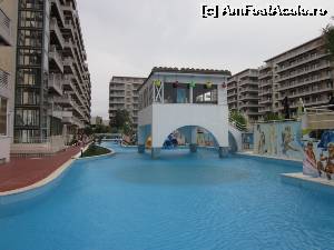[P32] Barul Mojito și piscina pentru copii Nemo, lângă blocul Opal.  » foto by ariciu*
 - 
<span class="allrVoted glyphicon glyphicon-heart hidden" id="av552385"></span>
<a class="m-l-10 hidden" id="sv552385" onclick="voting_Foto_DelVot(,552385,6673)" role="button">șterge vot <span class="glyphicon glyphicon-remove"></span></a>
<a id="v9552385" class=" c-red"  onclick="voting_Foto_SetVot(552385)" role="button"><span class="glyphicon glyphicon-heart-empty"></span> <b>LIKE</b> = Votează poza</a> <img class="hidden"  id="f552385W9" src="/imagini/loader.gif" border="0" /><span class="AjErrMes hidden" id="e552385ErM"></span>