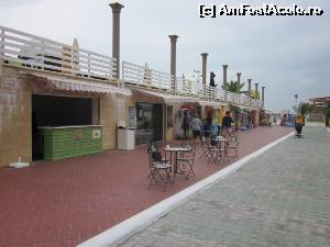 [P34] Zona de mini magazine pe drumul spre plajă » foto by ariciu*
 - 
<span class="allrVoted glyphicon glyphicon-heart hidden" id="av552387"></span>
<a class="m-l-10 hidden" id="sv552387" onclick="voting_Foto_DelVot(,552387,6673)" role="button">șterge vot <span class="glyphicon glyphicon-remove"></span></a>
<a id="v9552387" class=" c-red"  onclick="voting_Foto_SetVot(552387)" role="button"><span class="glyphicon glyphicon-heart-empty"></span> <b>LIKE</b> = Votează poza</a> <img class="hidden"  id="f552387W9" src="/imagini/loader.gif" border="0" /><span class="AjErrMes hidden" id="e552387ErM"></span>