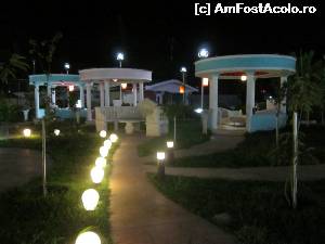 [P39] Parcul Îndrăgostiților by night...  » foto by ariciu*
 - 
<span class="allrVoted glyphicon glyphicon-heart hidden" id="av552392"></span>
<a class="m-l-10 hidden" id="sv552392" onclick="voting_Foto_DelVot(,552392,6673)" role="button">șterge vot <span class="glyphicon glyphicon-remove"></span></a>
<a id="v9552392" class=" c-red"  onclick="voting_Foto_SetVot(552392)" role="button"><span class="glyphicon glyphicon-heart-empty"></span> <b>LIKE</b> = Votează poza</a> <img class="hidden"  id="f552392W9" src="/imagini/loader.gif" border="0" /><span class="AjErrMes hidden" id="e552392ErM"></span>