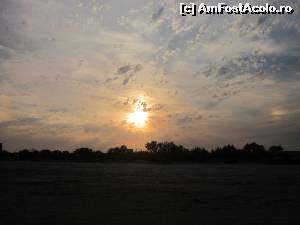 [P40] Apus văzut de pe plajă, dar un pic mai încolo de numeroasele umbreluțe!  » foto by ariciu*
 - 
<span class="allrVoted glyphicon glyphicon-heart hidden" id="av552393"></span>
<a class="m-l-10 hidden" id="sv552393" onclick="voting_Foto_DelVot(,552393,6673)" role="button">șterge vot <span class="glyphicon glyphicon-remove"></span></a>
<a id="v9552393" class=" c-red"  onclick="voting_Foto_SetVot(552393)" role="button"><span class="glyphicon glyphicon-heart-empty"></span> <b>LIKE</b> = Votează poza</a> <img class="hidden"  id="f552393W9" src="/imagini/loader.gif" border="0" /><span class="AjErrMes hidden" id="e552393ErM"></span>