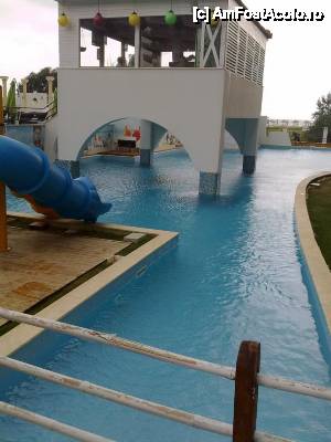 [P18] postul de radio din piscina... transmitea zilnic » foto by alynutza
 - 
<span class="allrVoted glyphicon glyphicon-heart hidden" id="av392541"></span>
<a class="m-l-10 hidden" id="sv392541" onclick="voting_Foto_DelVot(,392541,6673)" role="button">șterge vot <span class="glyphicon glyphicon-remove"></span></a>
<a id="v9392541" class=" c-red"  onclick="voting_Foto_SetVot(392541)" role="button"><span class="glyphicon glyphicon-heart-empty"></span> <b>LIKE</b> = Votează poza</a> <img class="hidden"  id="f392541W9" src="/imagini/loader.gif" border="0" /><span class="AjErrMes hidden" id="e392541ErM"></span>