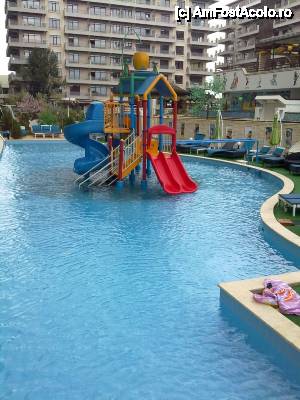 [P20] toboganul din piscina copiilor » foto by alynutza
 - 
<span class="allrVoted glyphicon glyphicon-heart hidden" id="av392543"></span>
<a class="m-l-10 hidden" id="sv392543" onclick="voting_Foto_DelVot(,392543,6673)" role="button">șterge vot <span class="glyphicon glyphicon-remove"></span></a>
<a id="v9392543" class=" c-red"  onclick="voting_Foto_SetVot(392543)" role="button"><span class="glyphicon glyphicon-heart-empty"></span> <b>LIKE</b> = Votează poza</a> <img class="hidden"  id="f392543W9" src="/imagini/loader.gif" border="0" /><span class="AjErrMes hidden" id="e392543ErM"></span>