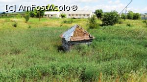 [P15] Casa Sării de la Sânpaul (fântâna cu saramură), inundată și abandonată datorită colmatării cu apă dulce în urma construirii amenajării piscicole a cărui sediu se vede în spate.  » foto by Lucien
 - 
<span class="allrVoted glyphicon glyphicon-heart hidden" id="av965051"></span>
<a class="m-l-10 hidden" id="sv965051" onclick="voting_Foto_DelVot(,965051,6675)" role="button">șterge vot <span class="glyphicon glyphicon-remove"></span></a>
<a id="v9965051" class=" c-red"  onclick="voting_Foto_SetVot(965051)" role="button"><span class="glyphicon glyphicon-heart-empty"></span> <b>LIKE</b> = Votează poza</a> <img class="hidden"  id="f965051W9" src="/imagini/loader.gif" border="0" /><span class="AjErrMes hidden" id="e965051ErM"></span>