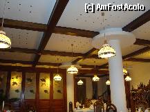 [P06] Tot in restaurant: in fata este separeul, in dreapta se vad cateva sticle de la bar, iar in spete dreapta sunt scarile de acces spre camere » foto by commandorsteel*
 - 
<span class="allrVoted glyphicon glyphicon-heart hidden" id="av276446"></span>
<a class="m-l-10 hidden" id="sv276446" onclick="voting_Foto_DelVot(,276446,6684)" role="button">șterge vot <span class="glyphicon glyphicon-remove"></span></a>
<a id="v9276446" class=" c-red"  onclick="voting_Foto_SetVot(276446)" role="button"><span class="glyphicon glyphicon-heart-empty"></span> <b>LIKE</b> = Votează poza</a> <img class="hidden"  id="f276446W9" src="/imagini/loader.gif" border="0" /><span class="AjErrMes hidden" id="e276446ErM"></span>