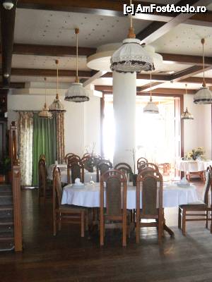 [P07] o parte din restaurant » foto by ewka
 - 
<span class="allrVoted glyphicon glyphicon-heart hidden" id="av416099"></span>
<a class="m-l-10 hidden" id="sv416099" onclick="voting_Foto_DelVot(,416099,6684)" role="button">șterge vot <span class="glyphicon glyphicon-remove"></span></a>
<a id="v9416099" class=" c-red"  onclick="voting_Foto_SetVot(416099)" role="button"><span class="glyphicon glyphicon-heart-empty"></span> <b>LIKE</b> = Votează poza</a> <img class="hidden"  id="f416099W9" src="/imagini/loader.gif" border="0" /><span class="AjErrMes hidden" id="e416099ErM"></span>
