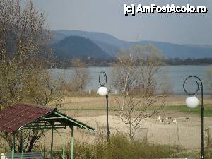 [P09] priveliste catre lacul Pangareti si tarcul cu rate si gaste » foto by ewka
 - 
<span class="allrVoted glyphicon glyphicon-heart hidden" id="av416103"></span>
<a class="m-l-10 hidden" id="sv416103" onclick="voting_Foto_DelVot(,416103,6684)" role="button">șterge vot <span class="glyphicon glyphicon-remove"></span></a>
<a id="v9416103" class=" c-red"  onclick="voting_Foto_SetVot(416103)" role="button"><span class="glyphicon glyphicon-heart-empty"></span> <b>LIKE</b> = Votează poza</a> <img class="hidden"  id="f416103W9" src="/imagini/loader.gif" border="0" /><span class="AjErrMes hidden" id="e416103ErM"></span>