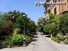 [P02] Grand Excelsior Hotel » foto by Veioza
 - 
<span class="allrVoted glyphicon glyphicon-heart hidden" id="av170002"></span>
<a class="m-l-10 hidden" id="sv170002" onclick="voting_Foto_DelVot(,170002,6694)" role="button">șterge vot <span class="glyphicon glyphicon-remove"></span></a>
<a id="v9170002" class=" c-red"  onclick="voting_Foto_SetVot(170002)" role="button"><span class="glyphicon glyphicon-heart-empty"></span> <b>LIKE</b> = Votează poza</a> <img class="hidden"  id="f170002W9" src="/imagini/loader.gif" border="0" /><span class="AjErrMes hidden" id="e170002ErM"></span>