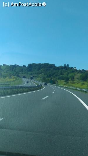 [P09] pe autostradă în Croația în drum spre Zagreb » foto by zlatna
 - 
<span class="allrVoted glyphicon glyphicon-heart hidden" id="av896522"></span>
<a class="m-l-10 hidden" id="sv896522" onclick="voting_Foto_DelVot(,896522,6716)" role="button">șterge vot <span class="glyphicon glyphicon-remove"></span></a>
<a id="v9896522" class=" c-red"  onclick="voting_Foto_SetVot(896522)" role="button"><span class="glyphicon glyphicon-heart-empty"></span> <b>LIKE</b> = Votează poza</a> <img class="hidden"  id="f896522W9" src="/imagini/loader.gif" border="0" /><span class="AjErrMes hidden" id="e896522ErM"></span>