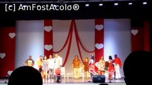 [P86] Alte două săptămâni în Paradis - la spectacol » foto by nicole33
 - 
<span class="allrVoted glyphicon glyphicon-heart hidden" id="av1044989"></span>
<a class="m-l-10 hidden" id="sv1044989" onclick="voting_Foto_DelVot(,1044989,6729)" role="button">șterge vot <span class="glyphicon glyphicon-remove"></span></a>
<a id="v91044989" class=" c-red"  onclick="voting_Foto_SetVot(1044989)" role="button"><span class="glyphicon glyphicon-heart-empty"></span> <b>LIKE</b> = Votează poza</a> <img class="hidden"  id="f1044989W9" src="/imagini/loader.gif" border="0" /><span class="AjErrMes hidden" id="e1044989ErM"></span>