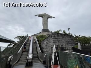 [P37] Pentru a ajunge la statuie există scări,lift și 2 scări rulante » foto by AZE
 - 
<span class="allrVoted glyphicon glyphicon-heart hidden" id="av1525166"></span>
<a class="m-l-10 hidden" id="sv1525166" onclick="voting_Foto_DelVot(,1525166,6730)" role="button">șterge vot <span class="glyphicon glyphicon-remove"></span></a>
<a id="v91525166" class=" c-red"  onclick="voting_Foto_SetVot(1525166)" role="button"><span class="glyphicon glyphicon-heart-empty"></span> <b>LIKE</b> = Votează poza</a> <img class="hidden"  id="f1525166W9" src="/imagini/loader.gif" border="0" /><span class="AjErrMes hidden" id="e1525166ErM"></span>